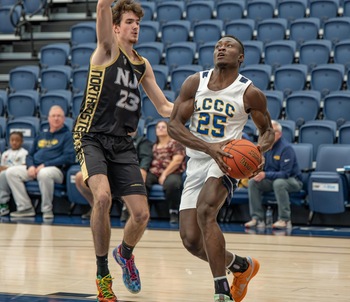 Coulter&rsquo;s 32 Powers LCCC Past Otero in 78&ndash;60 Road Victory
