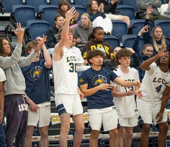 Golden Eagles Dominate Boards, Shoot 56% in 88&ndash;70 Win Over Casper
