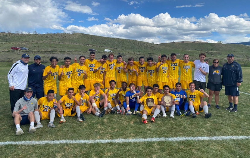 Golden Eagles Claim Second Straight District Title