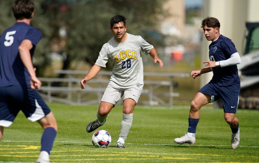 Men's Soccer rolls to second straight win with upset of #1 Monroe College