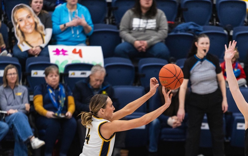 Megown breaks career threes record as Golden Eagles fall to EWC 84-71