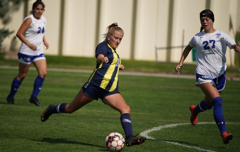 Late surge leads Golden Eagles past Rustlers