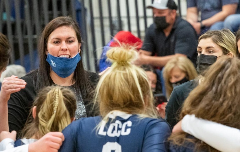 De Stefano leads Golden Eagles past Trappers