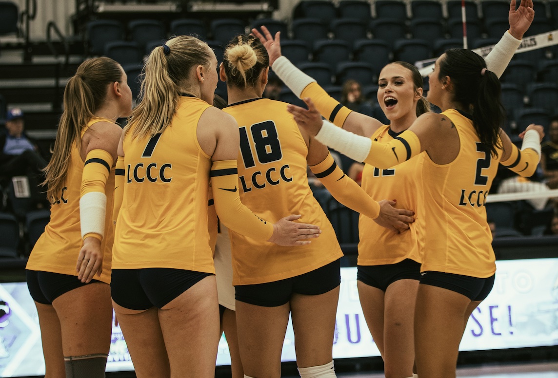 Golden Eagles Soar to Back-to-Back Wins on the Road
